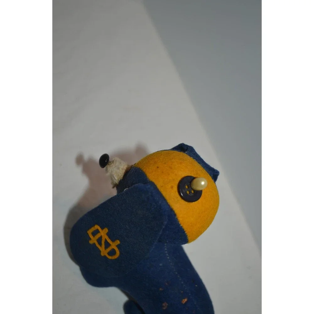 Notre Dame 1940s Wool Dog